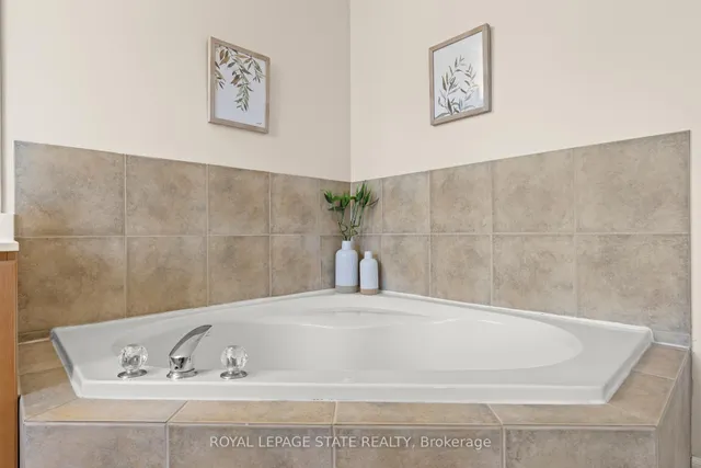 Additional image 32 of 2409 Norland Dr