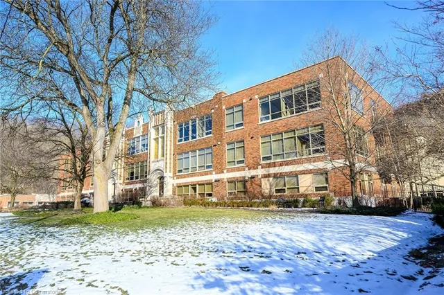 397 King St Unit 205