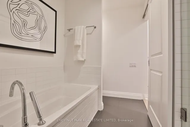 Additional image 23 of 20 Scrivener Sq Unit 107