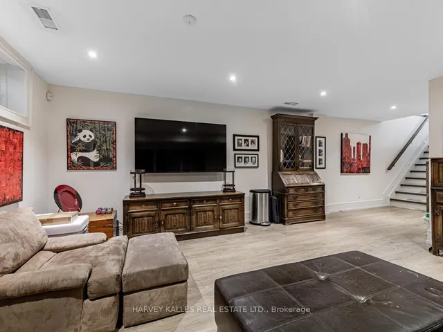 Additional image 40 of 74 Woburn Ave