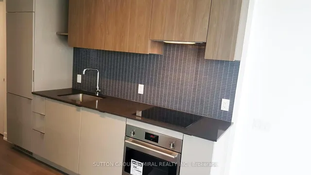 Additional image 4 of 161 Roehampton Ave Unit 3505