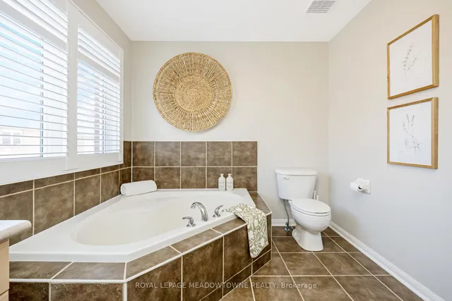 Additional image 28 of 792 Rayner Crt