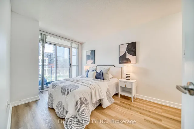 Additional image 14 of 25 Capreol Crt Unit 706