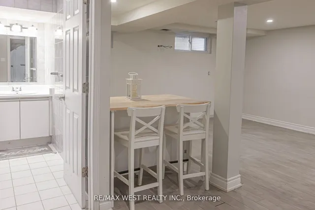 Additional image 20 of 94 Primula Cres