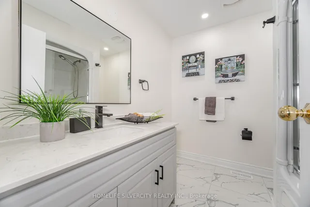 Additional image 24 of 80 Royal Palm Dr