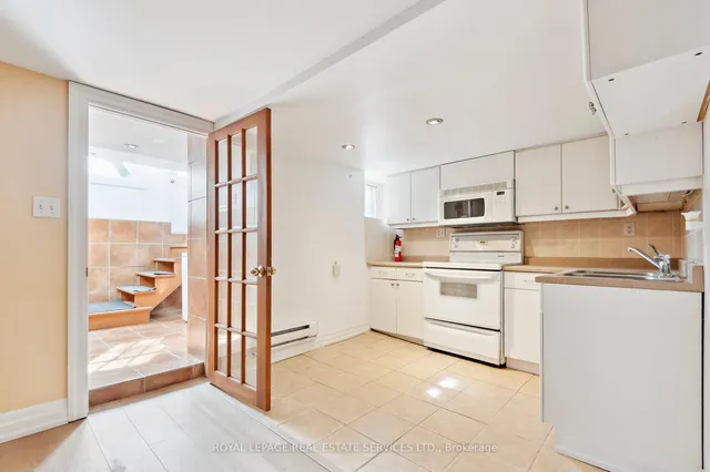 Additional image 25 of 43 Glenlake Ave