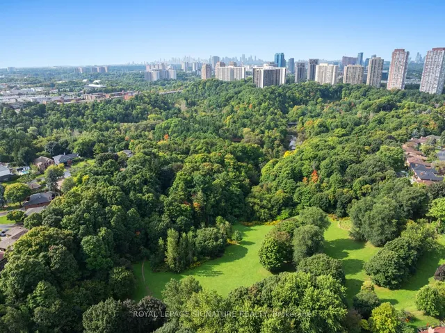 Additional image 33 of 11 Comet Crt