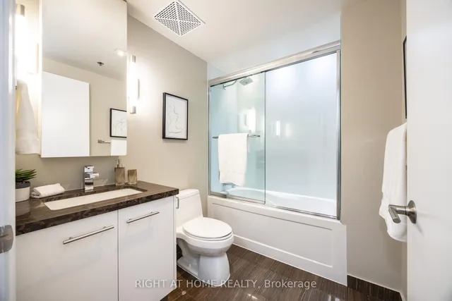 Additional image 5 of 80 John St Unit 1101