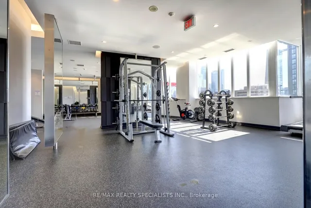 Additional image 36 of 250 Wellington St Unit 237