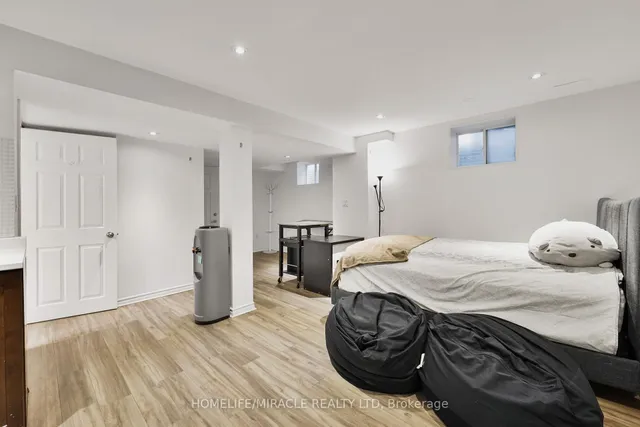 Additional image 37 of 34 Bernadino St