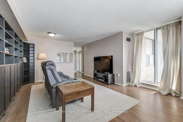 Additional image 10 of 3845 Lake Shore Blvd Unit 607