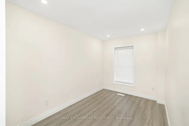 Additional image 24 of 922 Burlington St