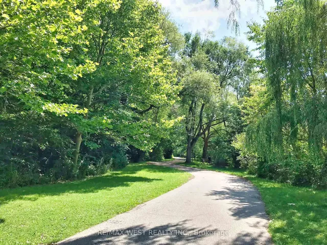 Additional image 28 of 56 Forty First St