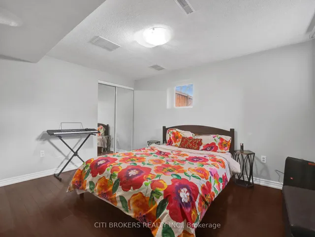 Additional image 41 of 123 Sal Circ