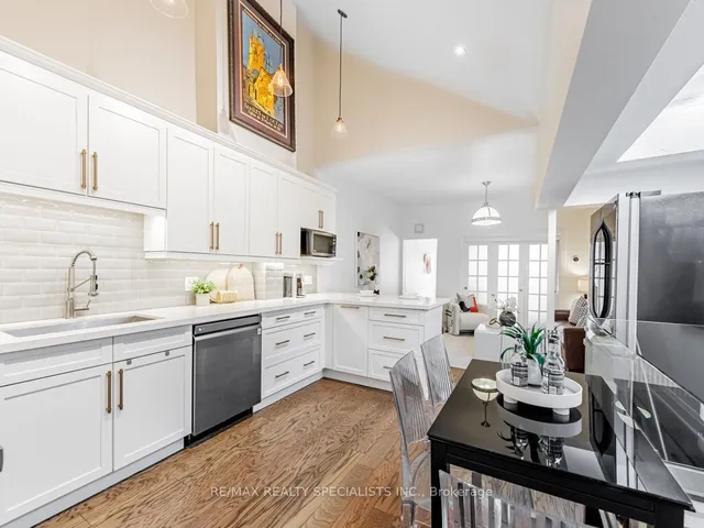 Additional image 12 of 29 Moutray St