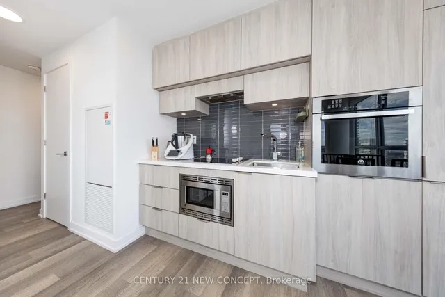 Additional image 11 of 39 Roehampton Ave Unit 2003