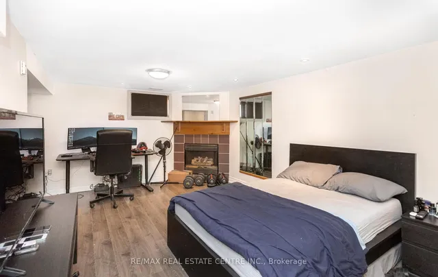 Additional image 35 of 32 Allenby Ave