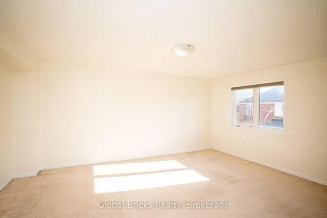 Additional image 28 of 37 Seafair Cres