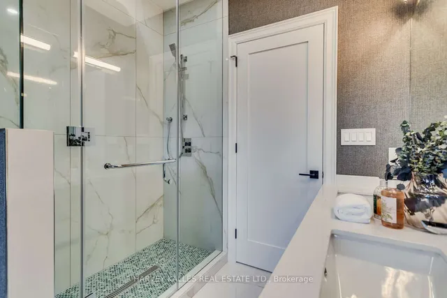 Additional image 29 of 150 Viewmount Ave