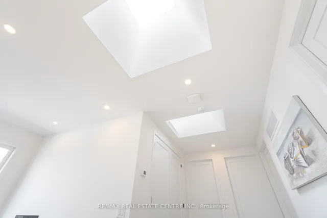 Additional image 27 of 404 Melrose St