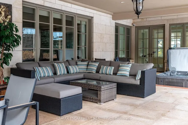 Additional image 41 of 2594 Bluffs Way