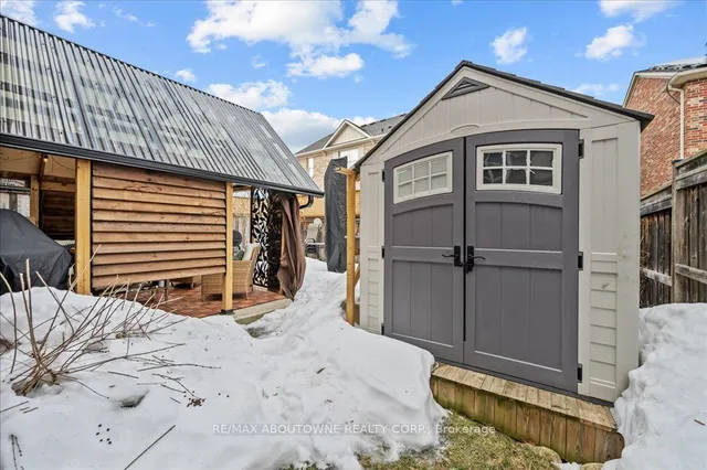 Additional image 36 of 889 Zelinsky Cres