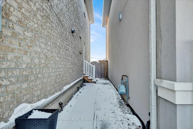 Additional image 34 of 94 IRWIN Ave