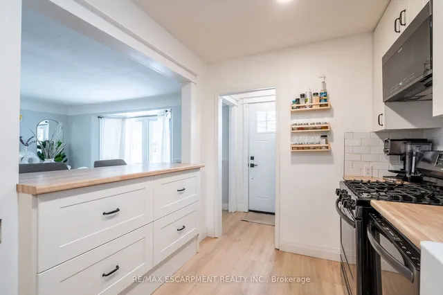 Additional image 12 of 351 Queensdale Ave