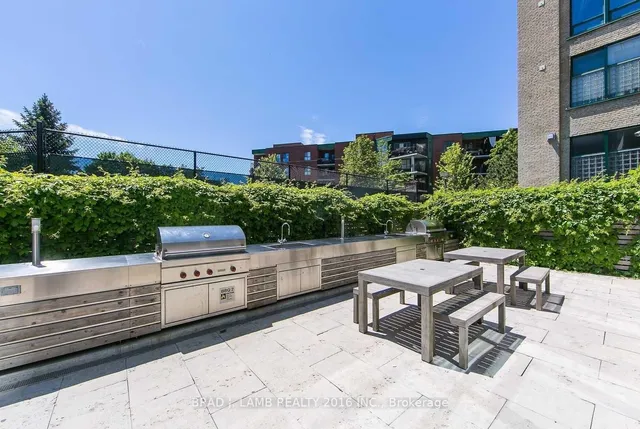 Additional image 10 of 775 King St Unit 809