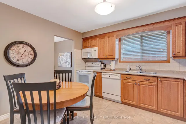 Additional image 16 of 158 Martinglen Cres
