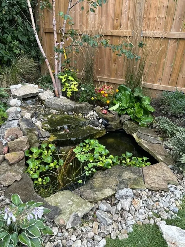 Additional image 17 of 27 Grayrocks Ave