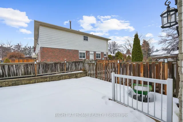 Additional image 3 of 204 Invergordon Ave