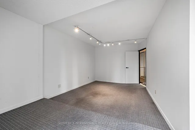 Additional image 21 of 33 Harbour Sq Unit 1008