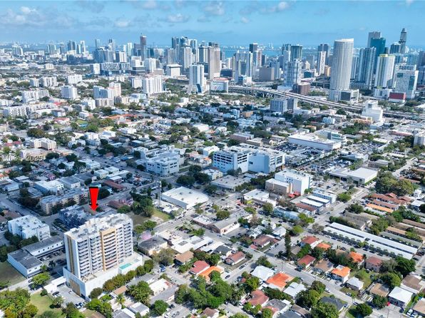 900 SW 8th St APT 1208, Miami, FL 33130
