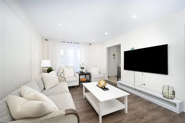 Additional image 8 of 10 Amherst Cir