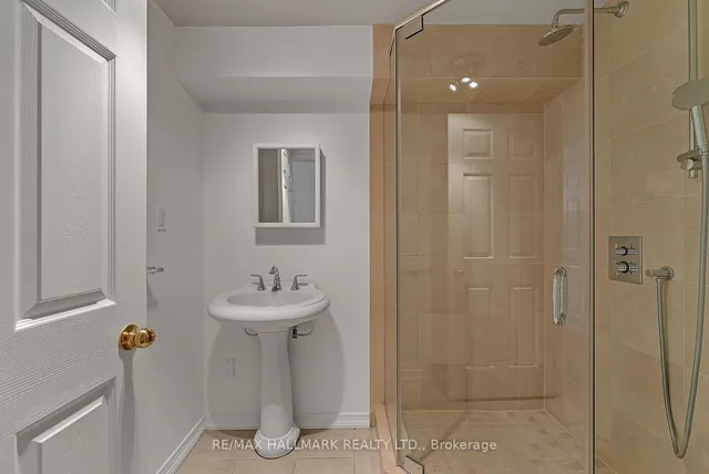 Additional image 29 of 443D Queen St