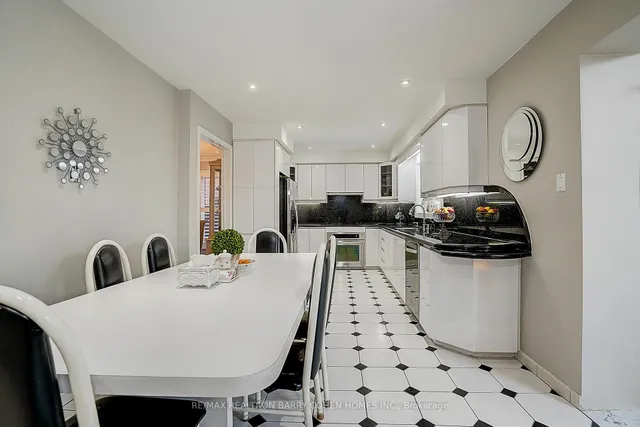 Additional image 18 of 112 Agincourt Dr