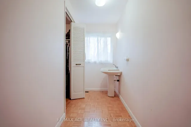 Additional image 26 of 28 Wilkins Dr