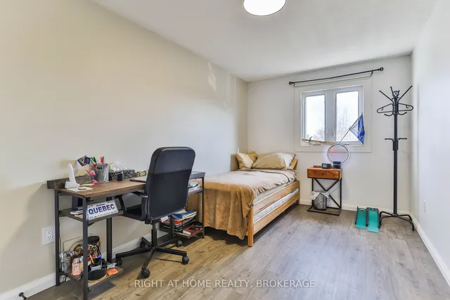 Additional image 27 of 2 Desantis Crt