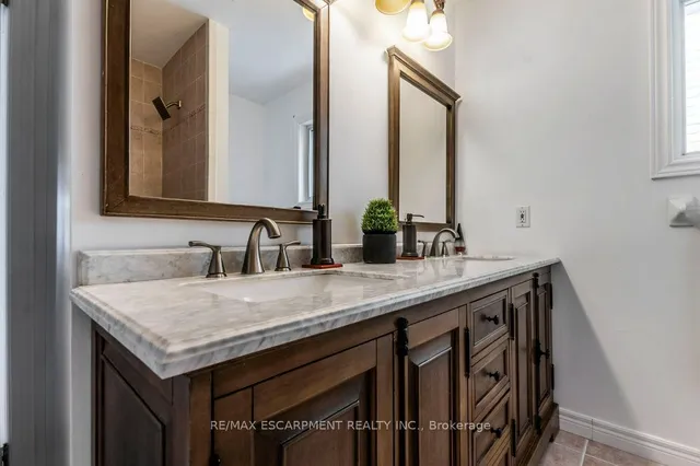 Additional image 32 of 62 Spadara Dr