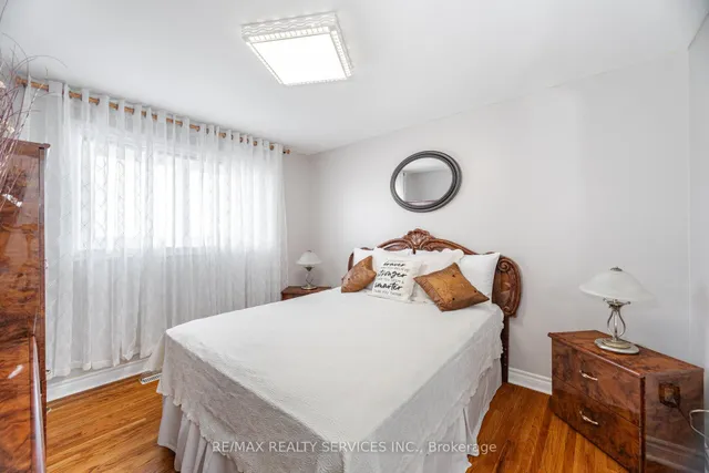 Additional image 14 of 19 Town House Cres