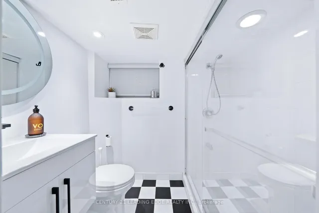 Additional image 28 of 32 Mortimer Ave