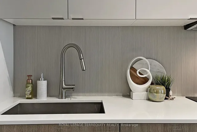 Additional image 13 of 840 St Clair Ave Unit 612