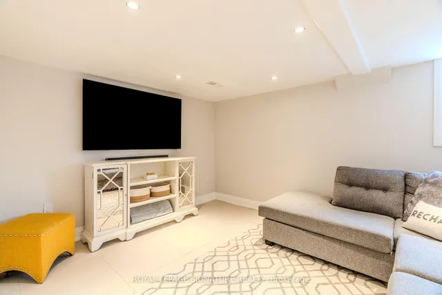 Additional image 31 of 33 Lockheed Blvd