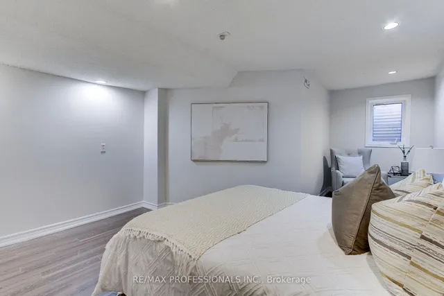 Additional image 47 of 425 CANTERBURY Cres