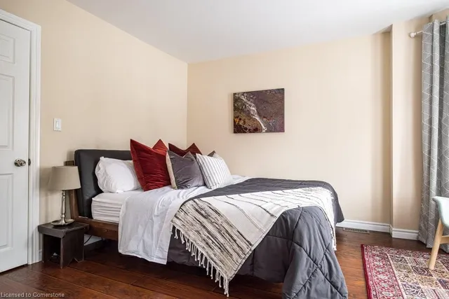 Additional image 26 of 14 Webber St