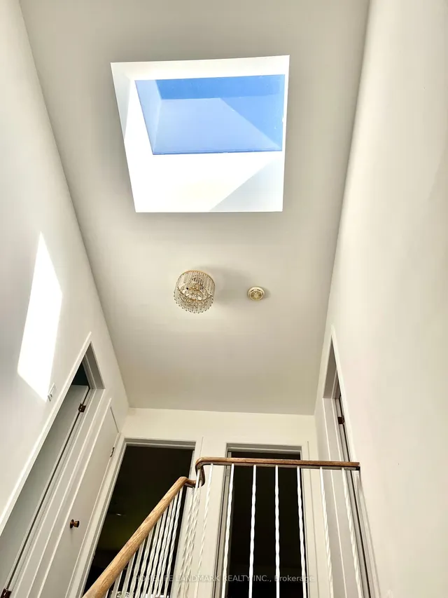 Additional image 11 of 89 Baroness Cres