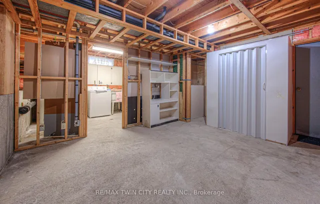 Additional image 32 of 18 Bosworth Cres