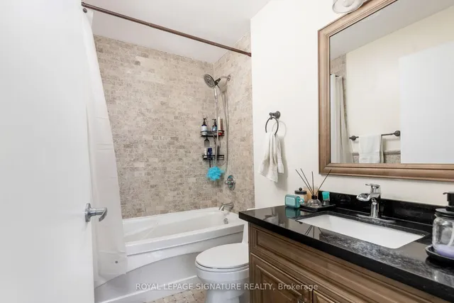 Additional image 19 of 33 Lombard St Unit 2006