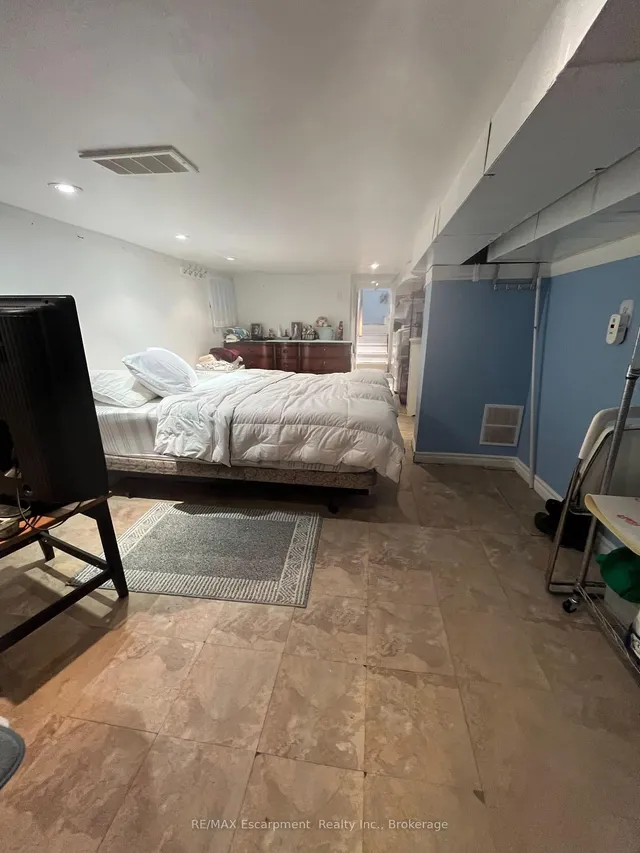 Additional image 7 of 221 Winnett Ave